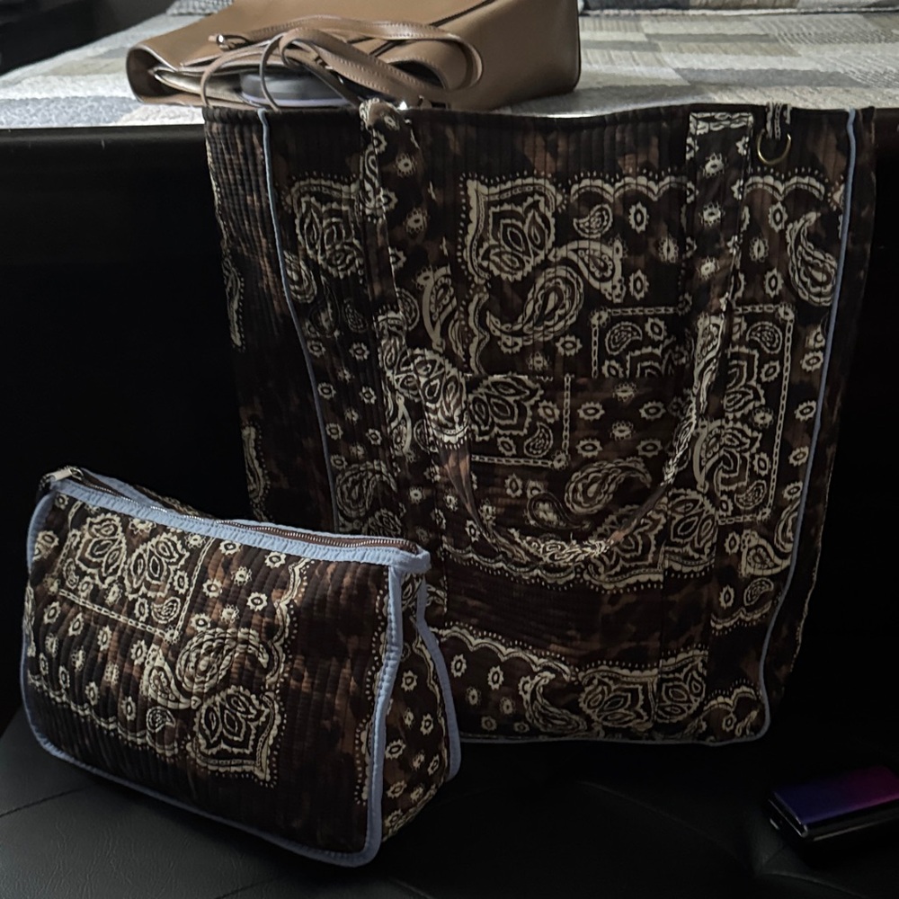 Aerie Black and Cream Paisley Tote and Clutch Set
